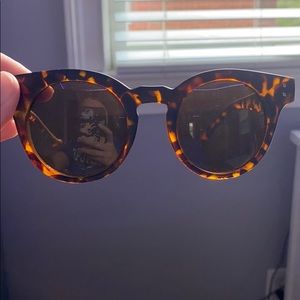 Women’s tortoise shell sunglasses
